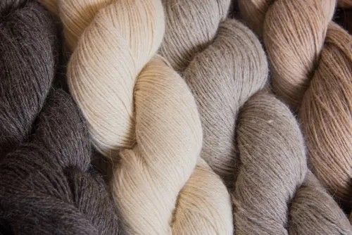 Polyester-wool yarn